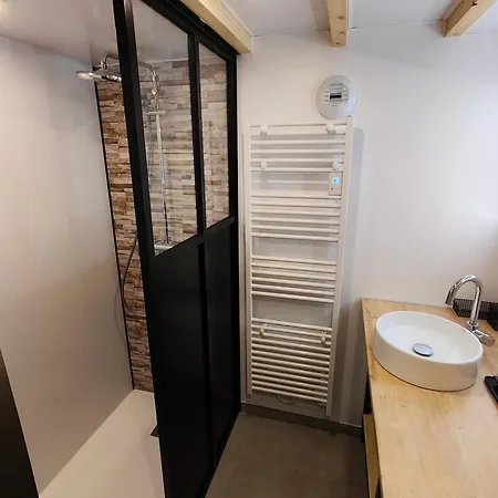 Maison Renovee Et Climatisee Avec Wifi A 600m De La Holiday home *